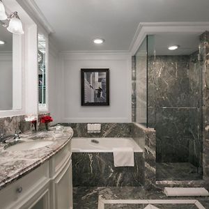 Grand King Suite